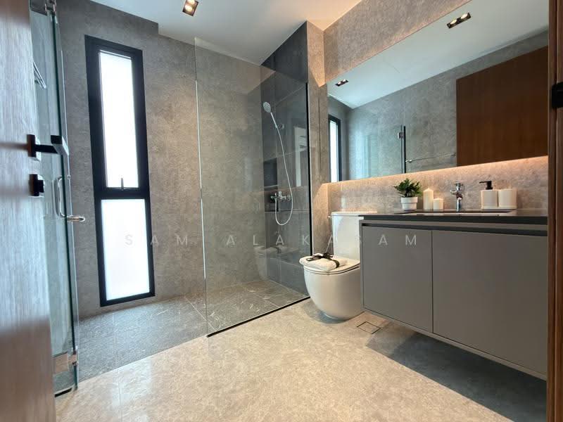 Sembawang Straits Estate, 23 Jalan Sankam, 5 Bedrooms, 1,771 sqft, Semi-Detached House For Sale, by Sam Alakasam, 500246704 - Bathroom - PropertyGuru.com.sg