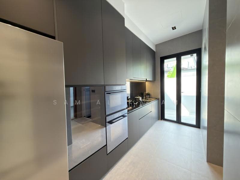Sembawang Straits Estate, 23 Jalan Sankam, 5 Bedrooms, 1,771 sqft, Semi-Detached House For Sale, by Sam Alakasam, 500246704 - Kitchen - PropertyGuru.com.sg