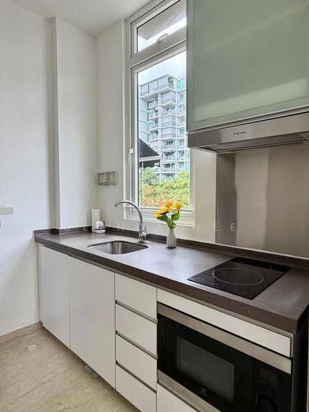 Ocean Front Suites, 173 Jalan Loyang Besar, Changi Airport / Changi Village, 1 Bedroom, 560 sqft, Condominium For Sale, by Glenda Wee, 500246717 - Kitchen - PropertyGuru.com.sg