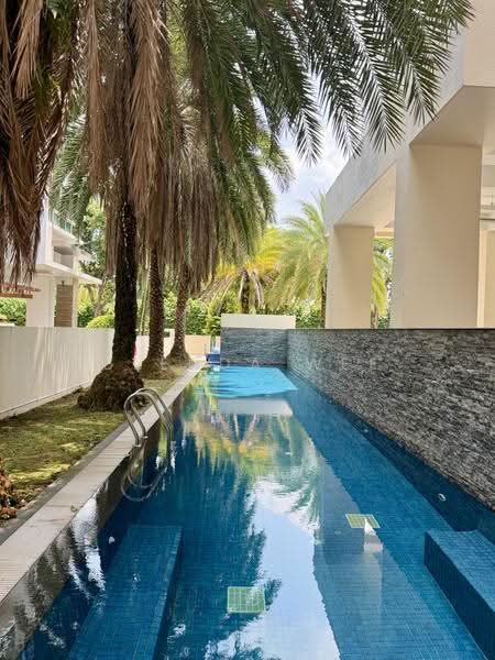 Ocean Front Suites, 173 Jalan Loyang Besar, Changi Airport / Changi Village, 1 Bedroom, 560 sqft, Condominium For Sale, by Glenda Wee, 500246717 - Pool - PropertyGuru.com.sg