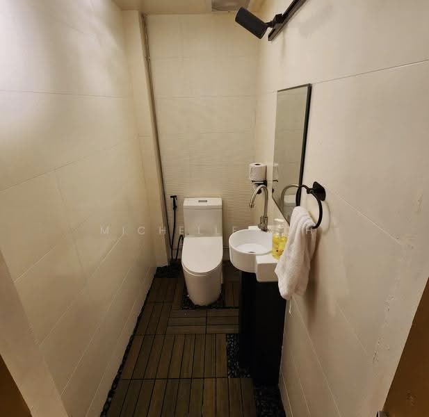 Cheap Renovated Upper Thomson Shophouse, Ang Mo Kio / Bishan / Thomson, 1,680 sqft, Shop / Shophouse For Rent, by Michelle Loh, 500246721 - Bathroom - CommercialGuru.com.sg