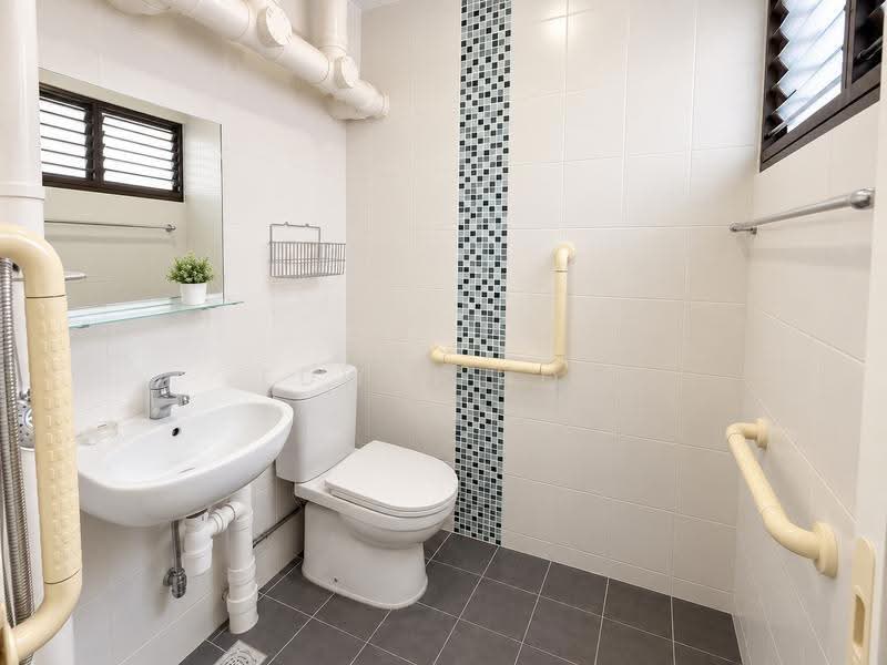121 Paya Lebar Way, 121 Paya Lebar Way, 3 Bedrooms, 1,001 sqft, HDB Flat For Sale, by Edwin Hoe, 500246723 - Bathroom - PropertyGuru.com.sg