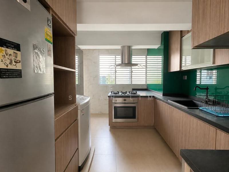 2 Tanjong Pagar Plaza, 2 Tanjong Pagar Plaza, 2 Bedrooms, 635 sqft, HDB Flat For Sale, by Sarah Lim, 500246726 - Large Kitchen & Yard - PropertyGuru.com.sg
