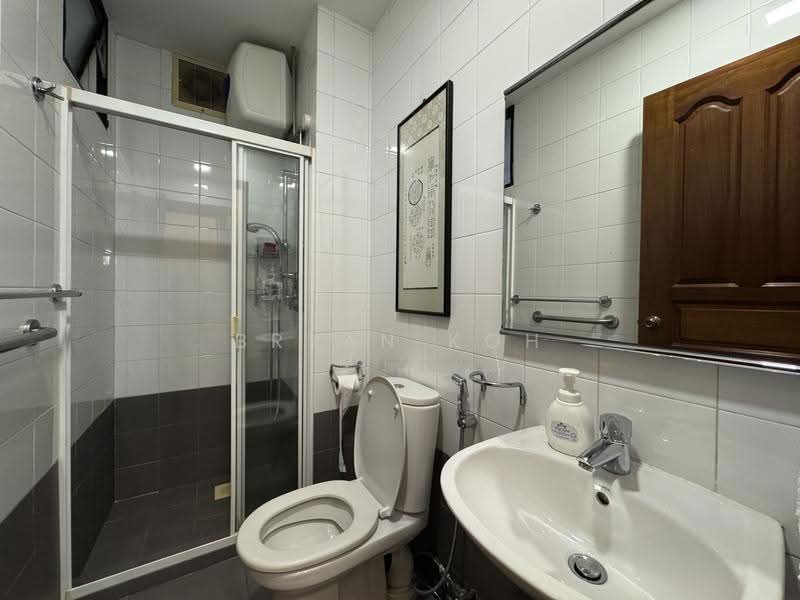 Vanda Road Semi Detached near Sixth Ave MRT, Vanda Road, Tanglin / Holland / Bukit Timah, 5 Bedrooms, 4,000 sqft, Semi-Detached House For Rent, by Bryan Koh, 500246730 - Bathroom - PropertyGuru.com.sg