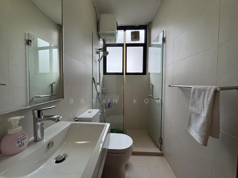 Vanda Road Semi Detached near Sixth Ave MRT, Vanda Road, Tanglin / Holland / Bukit Timah, 5 Bedrooms, 4,000 sqft, Semi-Detached House For Rent, by Bryan Koh, 500246730 - Bathroom - PropertyGuru.com.sg