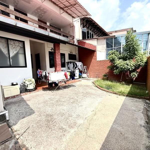 Pasir Ris Beach Park, 72 Pasir Ris Terrace, Pasir Ris / Tampines, 4 Bedrooms, 2,922 sqft, Terraced House For Sale, by Hui See Tan 陈慧思, 500246734 - Exterior - PropertyGuru.com.sg