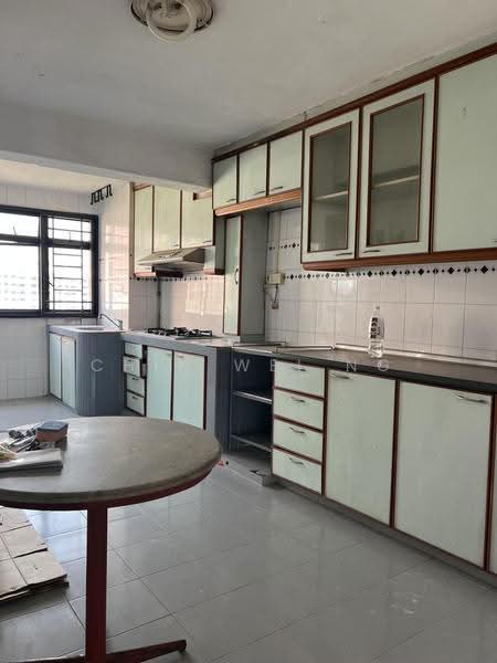8 Bedok South Avenue 2, 8 Bedok South Avenue 2, Bedok / Upper East Coast, 3 Bedrooms, 883 sqft, HDB Flat For Sale, by Chin Wei NG, 500246738 - Kitchen - PropertyGuru.com.sg
