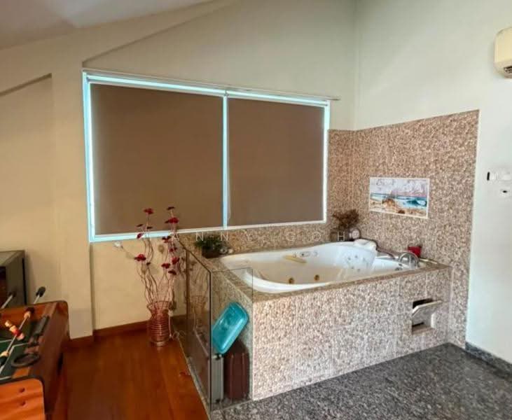 Stone Throw to Shopping Paradise! Orchard! Paragon! Exclusive Listing!, Orchard / River Valley, 5 Bedrooms, 4,600 sqft, Semi-Detached House For Sale, by Fanny Goh, 500246741 - Bathroom - PropertyGuru.com.sg