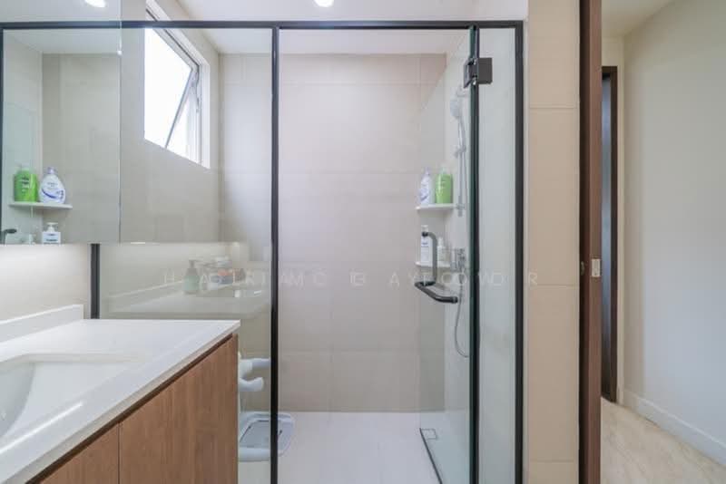 Hillington Green, 45 Hillview Avenue, Dairy Farm / Bukit Panjang / Choa Chu Kang, 2 Bedrooms, 1,000 sqft, Condominium For Rent, by Halim Gafoor, 500246743 - Bathroom - PropertyGuru.com.sg