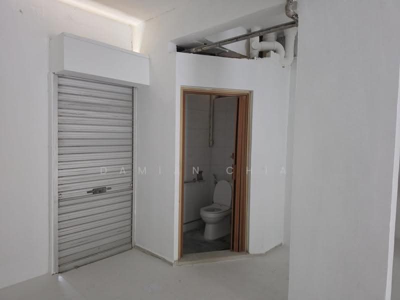 1 Jalan Bukit Merah, 1 Jalan Bukit Merah, Alexandra / Commonwealth, 1,367 sqft, Shop / Shophouse For Sale, by Damian Chia, 500246748 - Bathroom - CommercialGuru.com.sg