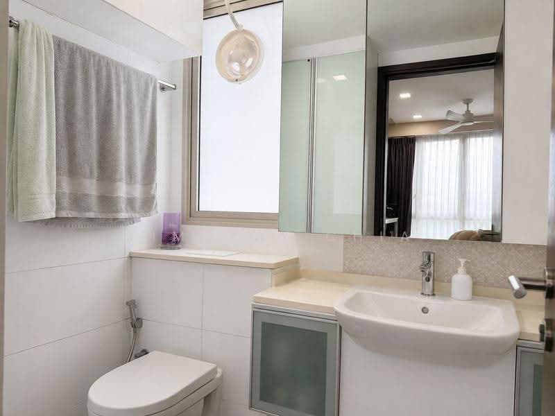 Heron Bay, Upper Serangoon View, Hougang / Punggol / Sengkang, 4 Bedrooms, 1,389 sqft, Condominium For Sale, by Timothy Chia, 500246759 - Bathroom - PropertyGuru.com.sg