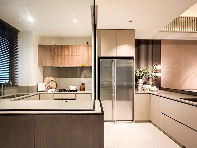 Parksuites, 18 Holland Grove Road, Tanglin / Holland / Bukit Timah, 4 Bedrooms, 3,068 sqft, Condominium For Sale, by Renne Chow, 500246763 - Kitchen - PropertyGuru.com.sg