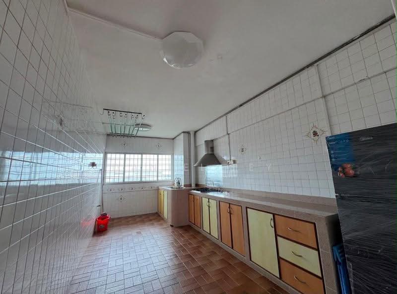 326 Hougang Avenue 7, 326 Hougang Avenue 7, Hougang / Punggol / Sengkang, 3 Bedrooms, 1,119 sqft, HDB Flat For Rent, by Daniel Tey, 500246778 - Kitchen - PropertyGuru.com.sg