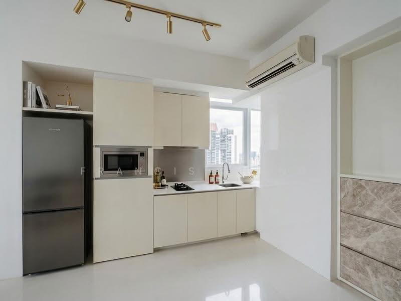 76 Shenton, 76 Shenton Way, Chinatown / Tanjong Pagar, 1 Bedroom, 592 sqft, Apartment For Sale, by Francis Chang, 500246805 - Kitchen - PropertyGuru.com.sg