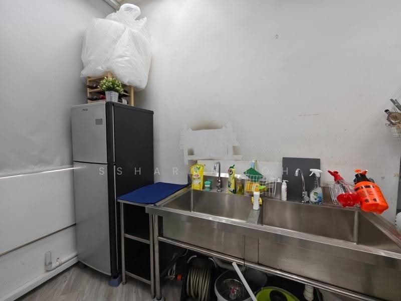 Toh Guan Centre, 21 21, Boon Lay / Jurong / Tuas, 1,668 sqft, Factory / Workshop (B2) For Sale, by Ssharon Loh, 500246819 - CommercialGuru.com.sg