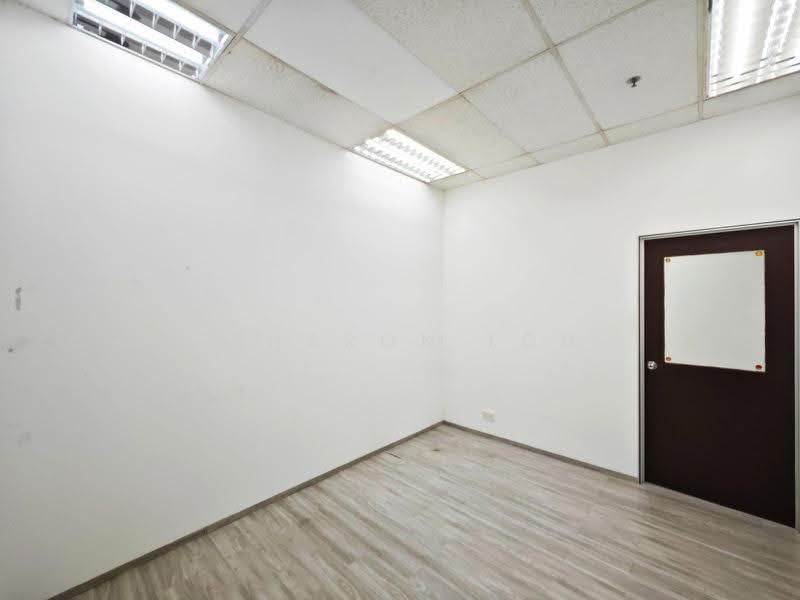 Toh Guan Centre, 21 21, Boon Lay / Jurong / Tuas, 1,668 sqft, Factory / Workshop (B2) For Sale, by Ssharon Loh, 500246819 - CommercialGuru.com.sg