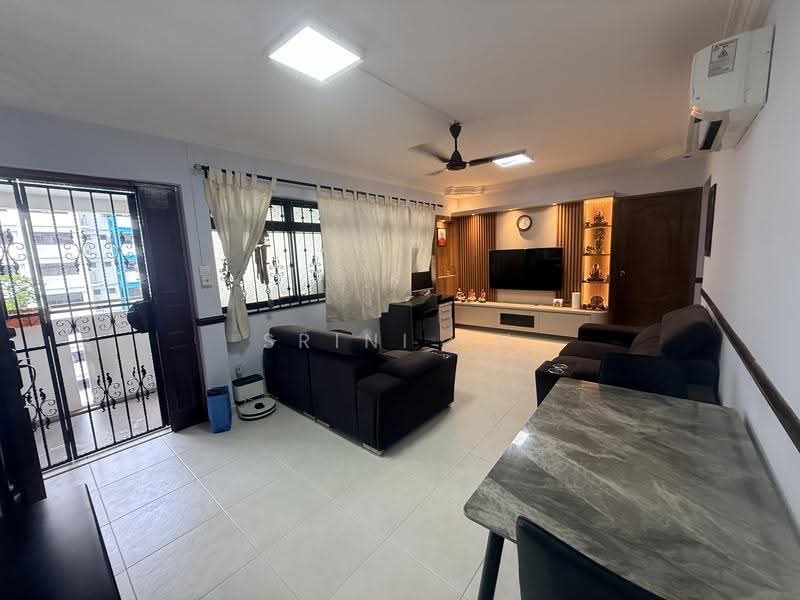689A Choa Chu Kang Drive, 689A Choa Chu Kang Drive, Dairy Farm / Bukit Panjang / Choa Chu Kang, 3 Bedrooms, 969 sqft, HDB Flat For Sale, by Srini PN, 500246823 - Living Room - PropertyGuru.com.sg