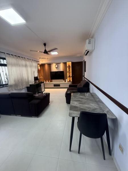 689A Choa Chu Kang Drive, 689A Choa Chu Kang Drive, Dairy Farm / Bukit Panjang / Choa Chu Kang, 3 Bedrooms, 969 sqft, HDB Flat For Sale, by Srini PN, 500246823 - Living Room - PropertyGuru.com.sg