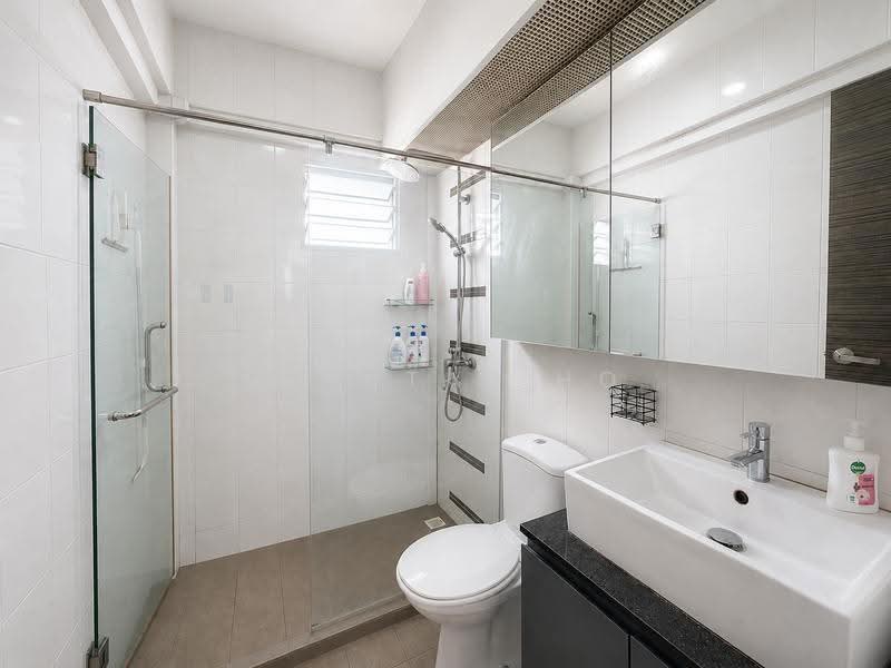 448A Sengkang West Way, 448A Sengkang West Way, Seletar / Yio Chu Kang, 3 Bedrooms, 990 sqft, HDB Flat For Sale, by Crystal Ho, 500246840 - Bathroom - PropertyGuru.com.sg