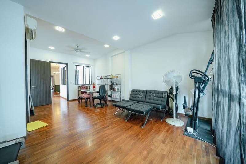 Sembawang Hills Estate, 96 Jalan Kuras, Ang Mo Kio / Bishan / Thomson, 5 Bedrooms, 4,151 sqft, Terraced House For Sale, by Aaron Goh, 500246842 - Living Room - PropertyGuru.com.sg