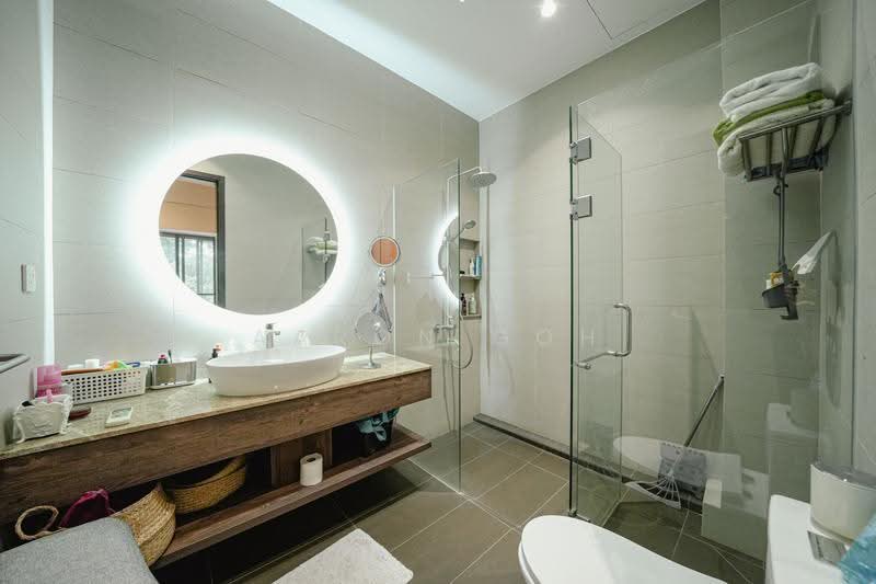 Sembawang Hills Estate, 96 Jalan Kuras, Ang Mo Kio / Bishan / Thomson, 5 Bedrooms, 4,151 sqft, Terraced House For Sale, by Aaron Goh, 500246842 - Bathroom - PropertyGuru.com.sg