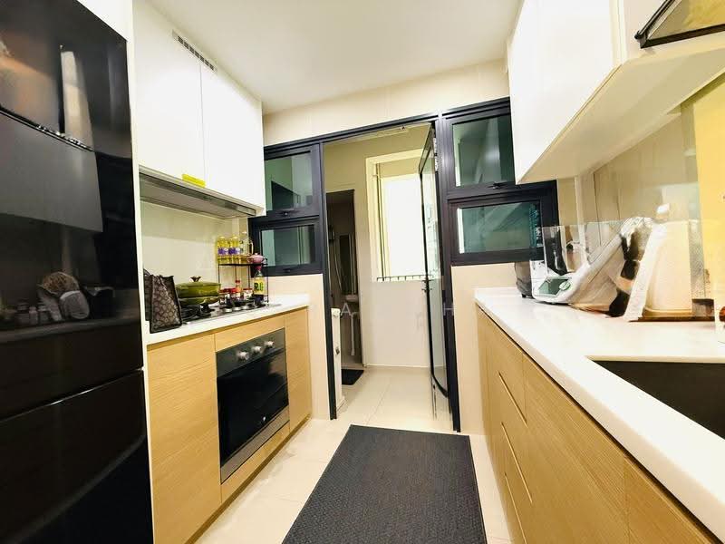 Treasure at Tampines, 45 Tampines Lane, 3 Bedrooms, 1,033 sqft, Condominium For Sale, by SQ Raudha, 500246844 - Kitchen - PropertyGuru.com.sg