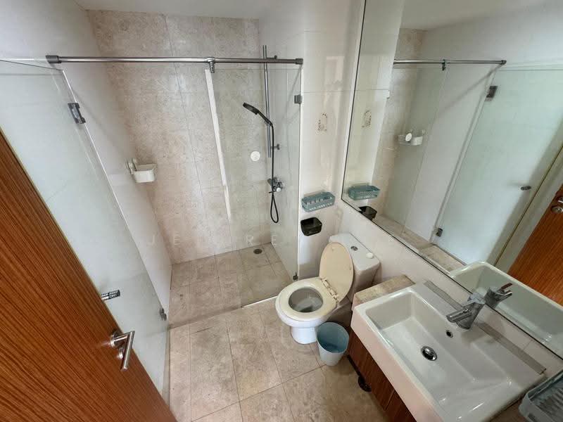 Waterfront Waves, 766 Bedok Reservoir Road, 4 Bedrooms, 1,518 sqft, Condominium For Rent, by Jeffrey Lee, 500246865 - Bathroom - PropertyGuru.com.sg