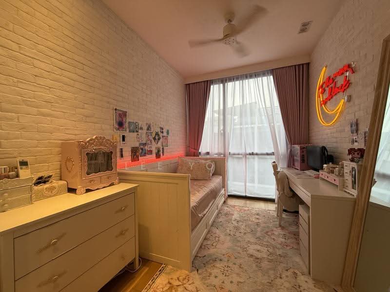 Rare North Facing, 5 storeys Freehold Terrace Landed, Ang mo Kio Avenue 5 , belgravia drive, Seletar / Yio Chu Kang, 5 Bedrooms, 3,584 sqft, Cluster House For Sale, by Lee Yong, 500246879 - Bedroom - PropertyGuru.com.sg