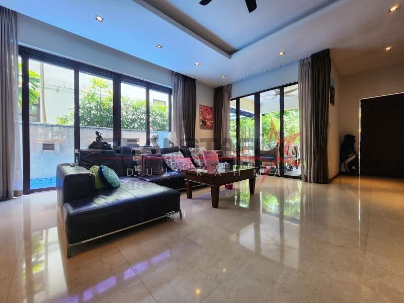 EAST COAST - ST PATRICK - SIGLAP CTR, , 5 Bedrooms, 6,572 sqft, Detached House For Sale, by Abdul Rahman, 500246880 - Living Room - PropertyGuru.com.sg