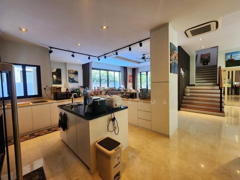 EAST COAST - ST PATRICK - SIGLAP CTR, , 5 Bedrooms, 6,572 sqft, Detached House For Sale, by Abdul Rahman, 500246880 - Kitchen - PropertyGuru.com.sg