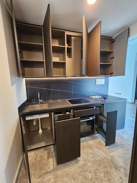 Hyll on Holland, 89 Holland Road, 2 Bedrooms, 657 sqft, Condominium For Rent, by Johnny Chia, 500246889 - Kitchen - PropertyGuru.com.sg