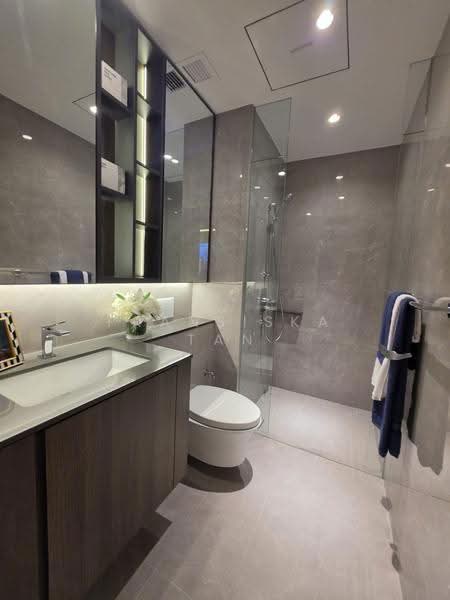 Grand Dunman, 2 Dunman Road, 5 Bedrooms, 2,131 sqft, Condominium For Sale, by Fransiska Tan, 500246893 - Bathroom - PropertyGuru.com.sg