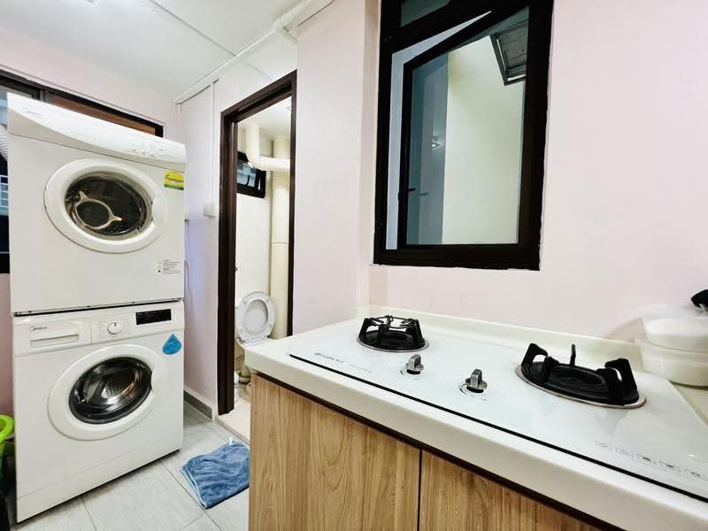 87 Commonwealth Close, 87 Commonwealth Close, Alexandra / Commonwealth, 2 Bedrooms, 624 sqft, HDB Flat For Sale, by Isaac Lee, 500246902 - Kitchen - PropertyGuru.com.sg