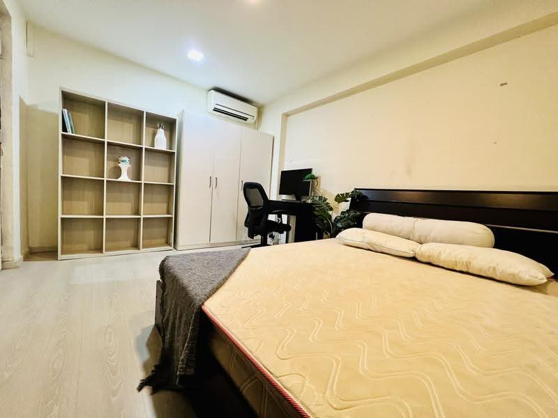 87 Commonwealth Close, 87 Commonwealth Close, Alexandra / Commonwealth, 2 Bedrooms, 624 sqft, HDB Flat For Sale, by Isaac Lee, 500246902 - Bedroom - PropertyGuru.com.sg