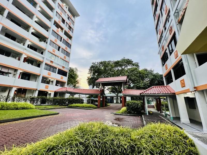 87 Commonwealth Close, 87 Commonwealth Close, Alexandra / Commonwealth, 2 Bedrooms, 624 sqft, HDB Flat For Sale, by Isaac Lee, 500246902 - Exterior - PropertyGuru.com.sg