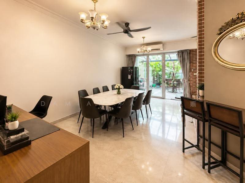 ✸LOWEST PSF RENOVATED INTER TERRACE IN D10✸HENRY PARK VICINITY✸NEAR BUS STOPS, JELITA MALL & MKT✸, Holland Grove Road Mount Sinai Jalan Kebaya Moonbeam Jelita Tenang Istimewa Maryland Ming Teck Greenleaf Sixth Haji Alias Namly Coronation Lim Tai See Allamanda Ampang Siantan Hua Guan Siantuan Lantana Lemon Lasia Lotus Lily Maple Cypress Fir Redwood, Tanglin / Holland / Bukit Timah, 3 Bedrooms, 2,740 sqft, Terraced House For Sale, by Damian Tan 陈係赈, 500246917 - Dining Room - PropertyGuru.com.sg