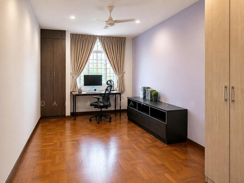 ✸LOWEST PSF RENOVATED INTER TERRACE IN D10✸HENRY PARK VICINITY✸NEAR BUS STOPS, JELITA MALL & MKT✸, Holland Grove Road Mount Sinai Jalan Kebaya Moonbeam Jelita Tenang Istimewa Maryland Ming Teck Greenleaf Sixth Haji Alias Namly Coronation Lim Tai See Allamanda Ampang Siantan Hua Guan Siantuan Lantana Lemon Lasia Lotus Lily Maple Cypress Fir Redwood, Tanglin / Holland / Bukit Timah, 3 Bedrooms, 2,740 sqft, Terraced House For Sale, by Damian Tan 陈係赈, 500246917 - Bedroom - PropertyGuru.com.sg