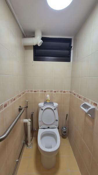 234 Lorong 8 Toa Payoh, 234 Lorong 8 Toa Payoh, Balestier / Toa Payoh, 2 Bedrooms, 600 sqft, HDB Flat For Rent, by Frederick Foo, 500246919 - Bathroom - PropertyGuru.com.sg