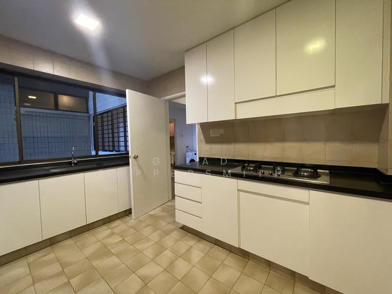 The Cairnhill, 4 Cairnhill Rise, Orchard / River Valley, 4 Bedrooms, 2,809 sqft, Condominium For Rent, by Gilad Coppersmith, 500246925 - Kitchen - PropertyGuru.com.sg