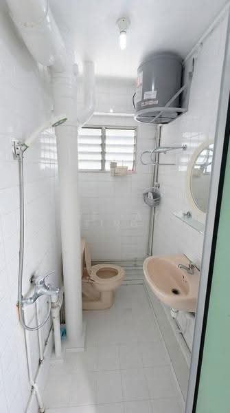 408 Yishun Avenue 6, 408 Yishun Avenue 6, Sembawang / Yishun, Room Rental, 150 sqft, HDB Flat For Rent, by Lee Lay Ting, 500246930 - Bathroom - PropertyGuru.com.sg