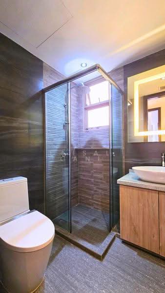 Sunville, 22 Saint Michael's Road, Balestier / Toa Payoh, 4 Bedrooms, 1,324 sqft, Apartment For Sale, by Faisal Gani, 500246932 - Bedrooms Corridor Bathroom - PropertyGuru.com.sg