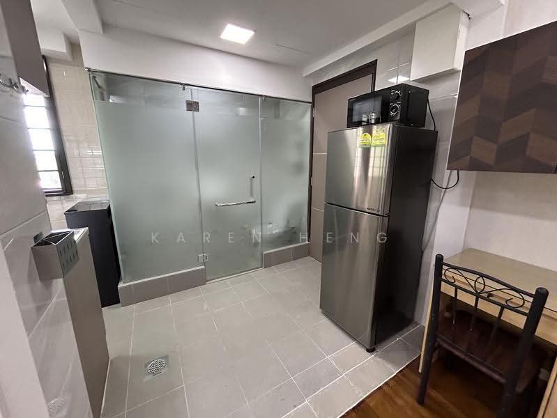 Simei Green Condominium, 1 Simei Street 4, Pasir Ris / Tampines, Room Rental, 350 sqft, Condominium For Rent, by Karen Heng, 500246943 - Kitchen - PropertyGuru.com.sg