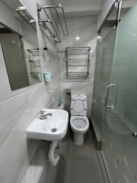 Simei Green Condominium, 1 Simei Street 4, Pasir Ris / Tampines, Room Rental, 350 sqft, Condominium For Rent, by Karen Heng, 500246943 - Bathroom - PropertyGuru.com.sg