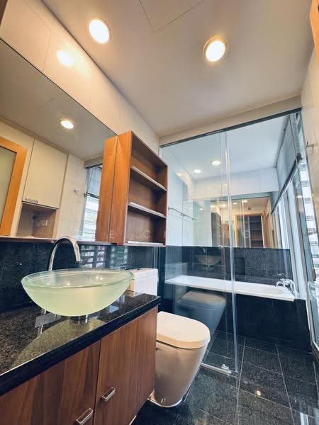 The Levelz, 38 Farrer Road, Tanglin / Holland / Bukit Timah, 2 Bedrooms, 958 sqft, Condominium For Rent, by Elle Cheong, 500246945 - Master Bathroom - PropertyGuru.com.sg