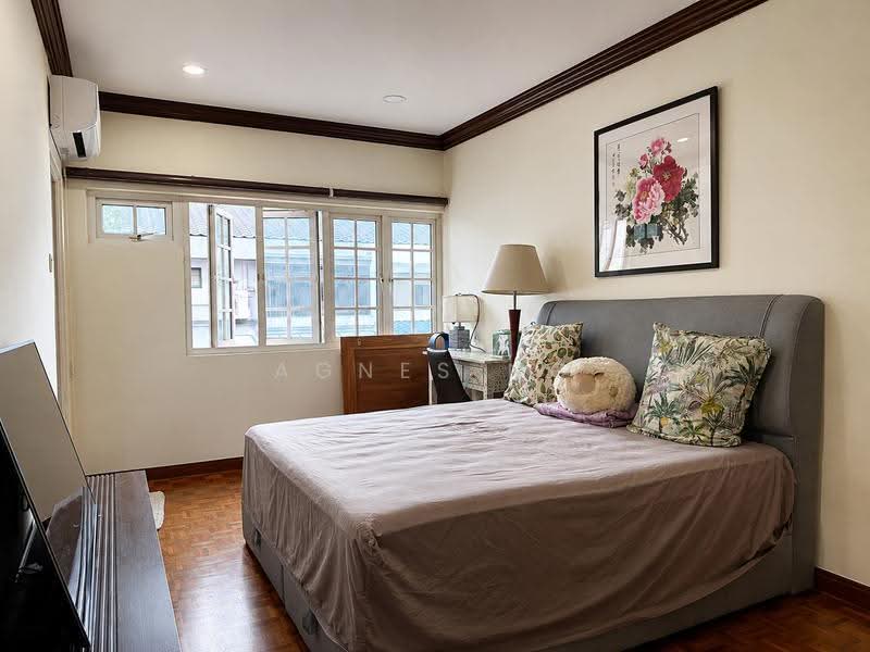 LANDED7772@GOOD PRICE COSY SEMI D AT SUNRISE, Seletar / Yio Chu Kang, 4 Bedrooms, 2,800 sqft, Semi-Detached House For Sale, by Agnes Ng, 500246961 - Bedroom - PropertyGuru.com.sg