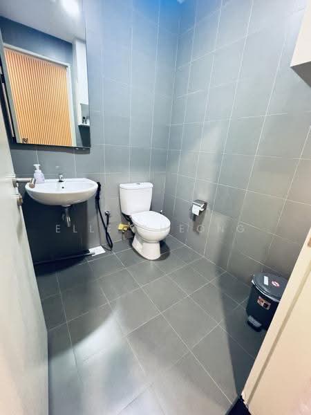 CT Hub, 2 Kallang Avenue, Balestier / Toa Payoh, 3,035 sqft, Light Industrial (B1) For Sale, by Elle Cheong, 500246962 - Bathroom - CommercialGuru.com.sg