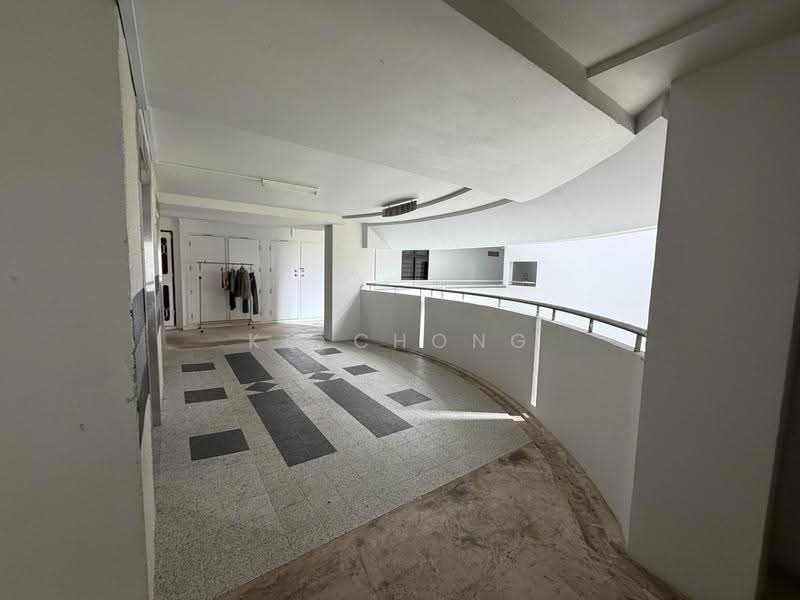 339A Sembawang Close, 339A Sembawang Close, Sembawang / Yishun, 4 Bedrooms, 1,410 sqft, HDB Flat For Sale, by KC Chong, 500246967 - Corridor - PropertyGuru.com.sg