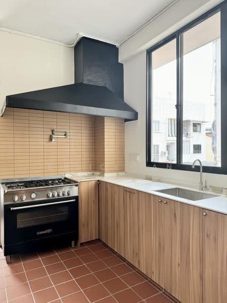 An old-world charm in Joo Chiat, East Coast / Marine Parade, 3 Bedrooms, 1,060 sqft, Walk-up Apartment For Sale, by Eunice Tan, 500246969 - PropertyGuru.com.sg