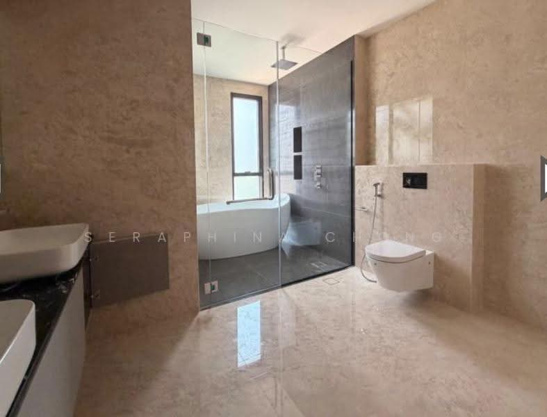 BRAND NEW / HUGE LAND BIGGER THAN SEMI-D / 9.8.2.8.0.0.6.4, Hillview Cres/Jalan Gumilang/Jalan Remaja/Jalan Zamrud/Jalan Suasa/Cashew Rd/Chestnut Dr, Dairy Farm / Bukit Panjang / Choa Chu Kang, 6 Bedrooms, 7,240 sqft, Terraced House For Sale, by Seraphina Chong, 500246978 - Bathroom - PropertyGuru.com.sg