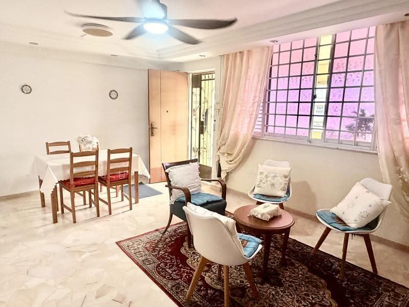 150 Bedok Reservoir Road, 150 Bedok Reservoir Road, 3 Bedrooms, 904 sqft, HDB Flat For Sale, by Shan Farook, 500246980 - Attractive Living Hall - PropertyGuru.com.sg